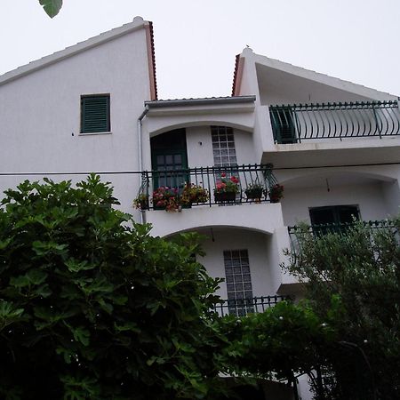 Apartments Nada Водице Екстериор снимка